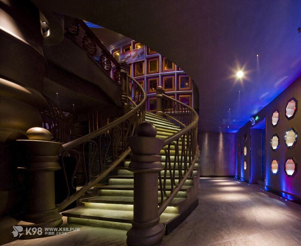 LIVSHOW酒吧装修设计效果图-楼梯