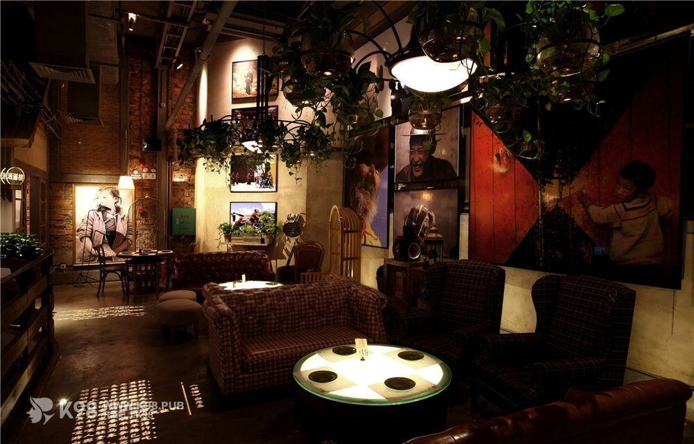餐厅酒吧式灯光设计图片