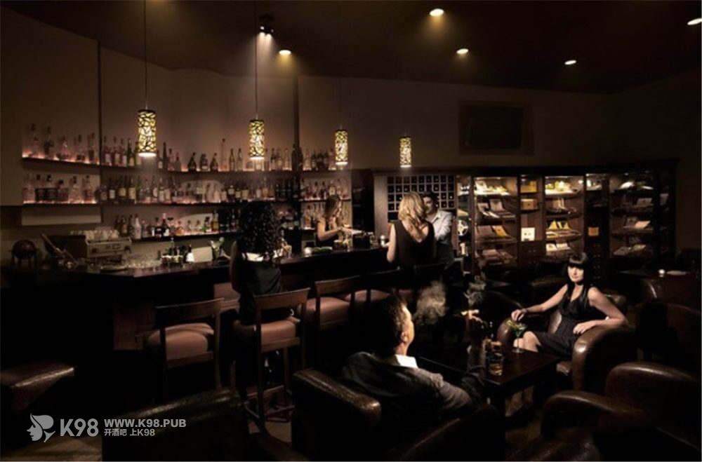 360平米酒吧设计图